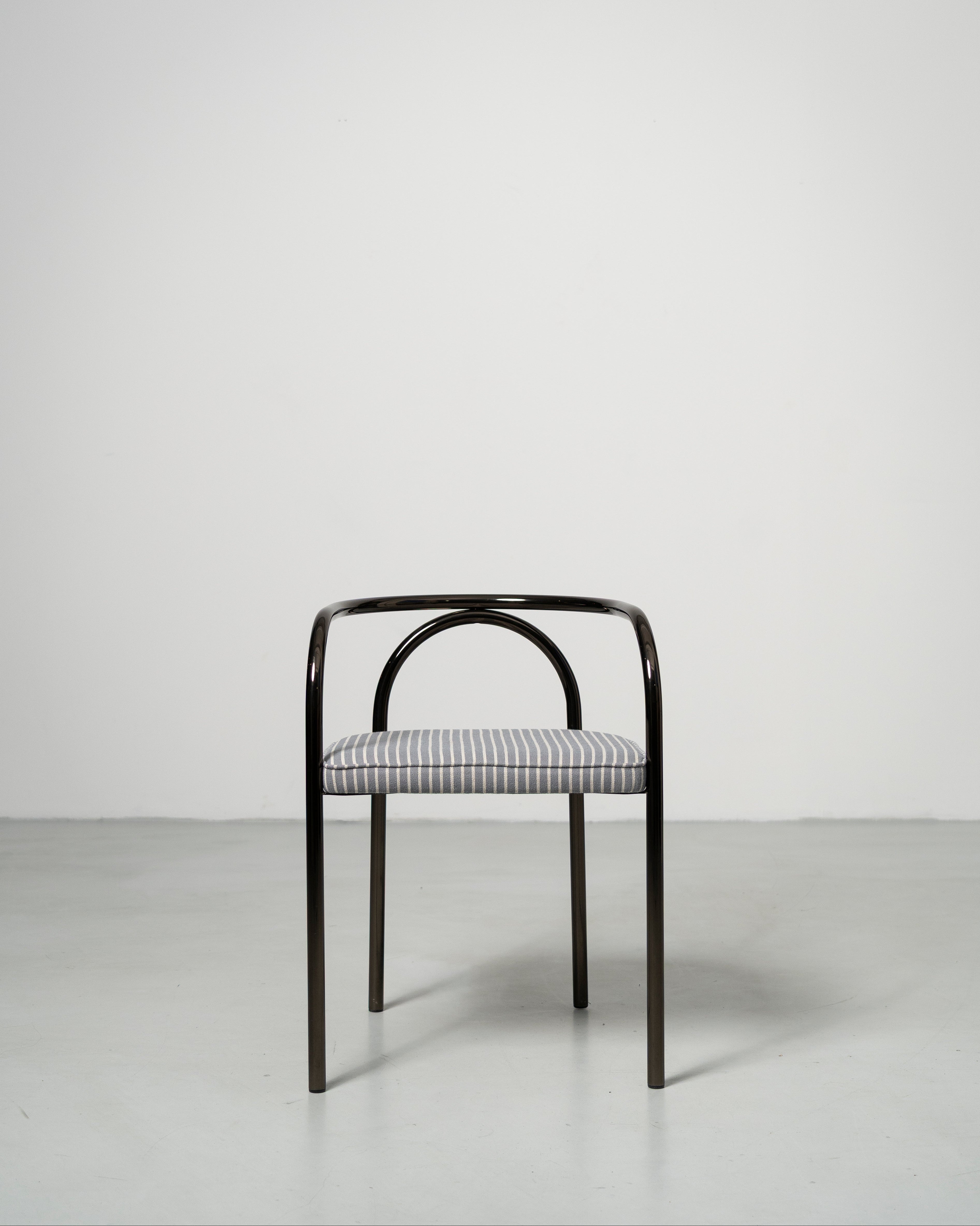 PH Chair by Poul Henningsen, Danish design classic (1932) Chair with black frame and striped cushion