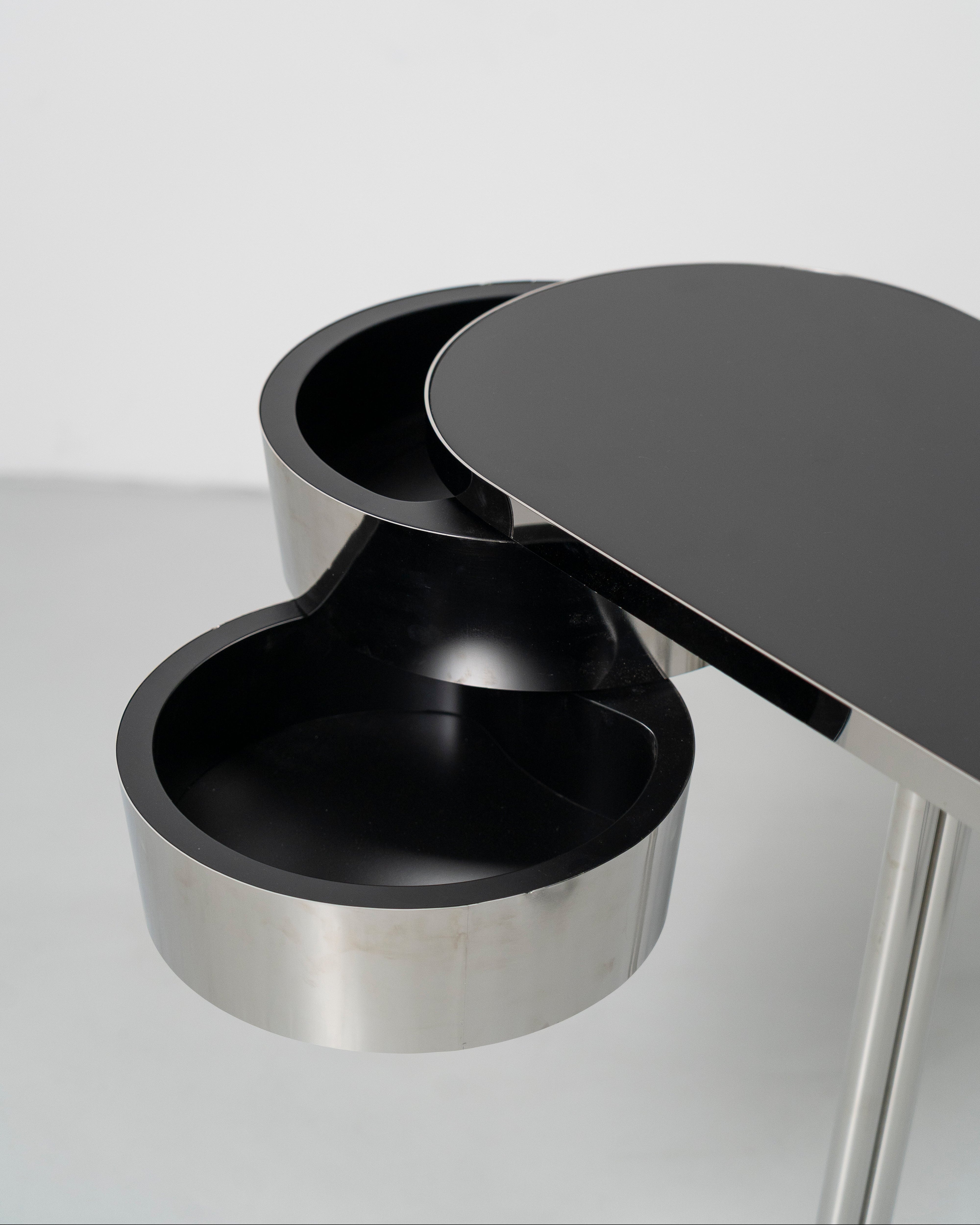 PH Dressing Table Steel by Poul Henningsen, Danish design classic (1919)
steel tube dressing table with two cylindrical containers with drawers and PH Mirror lamp