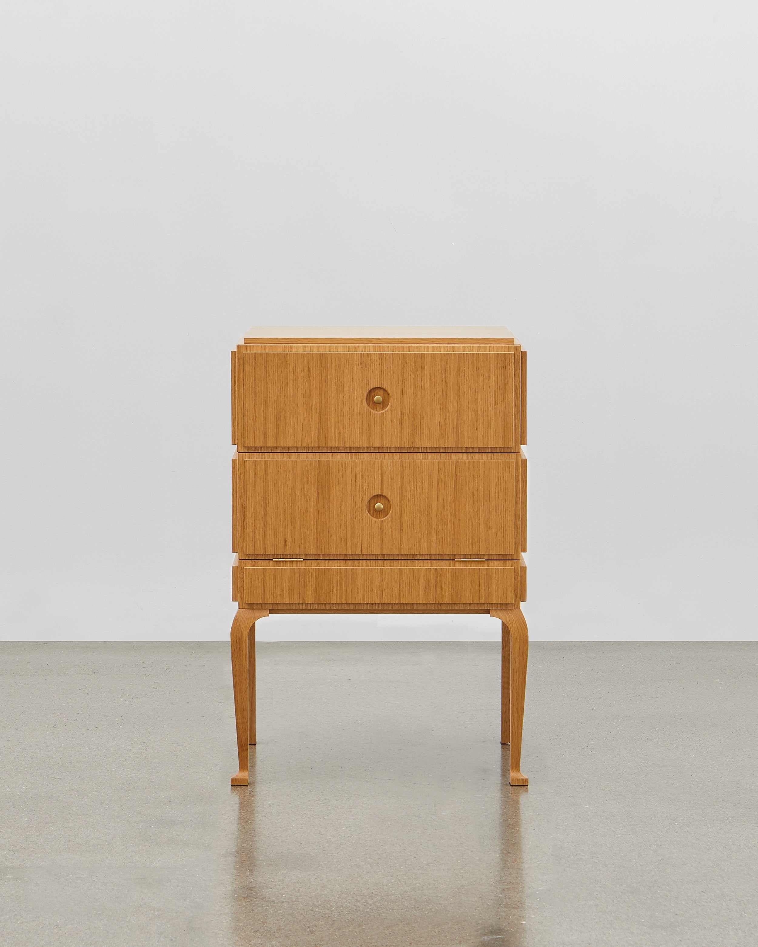 PH Small Drawer Chest by Poul Henningsen, Danish design classic (1930s) A small natural oak wooden drawer chest with brass legs