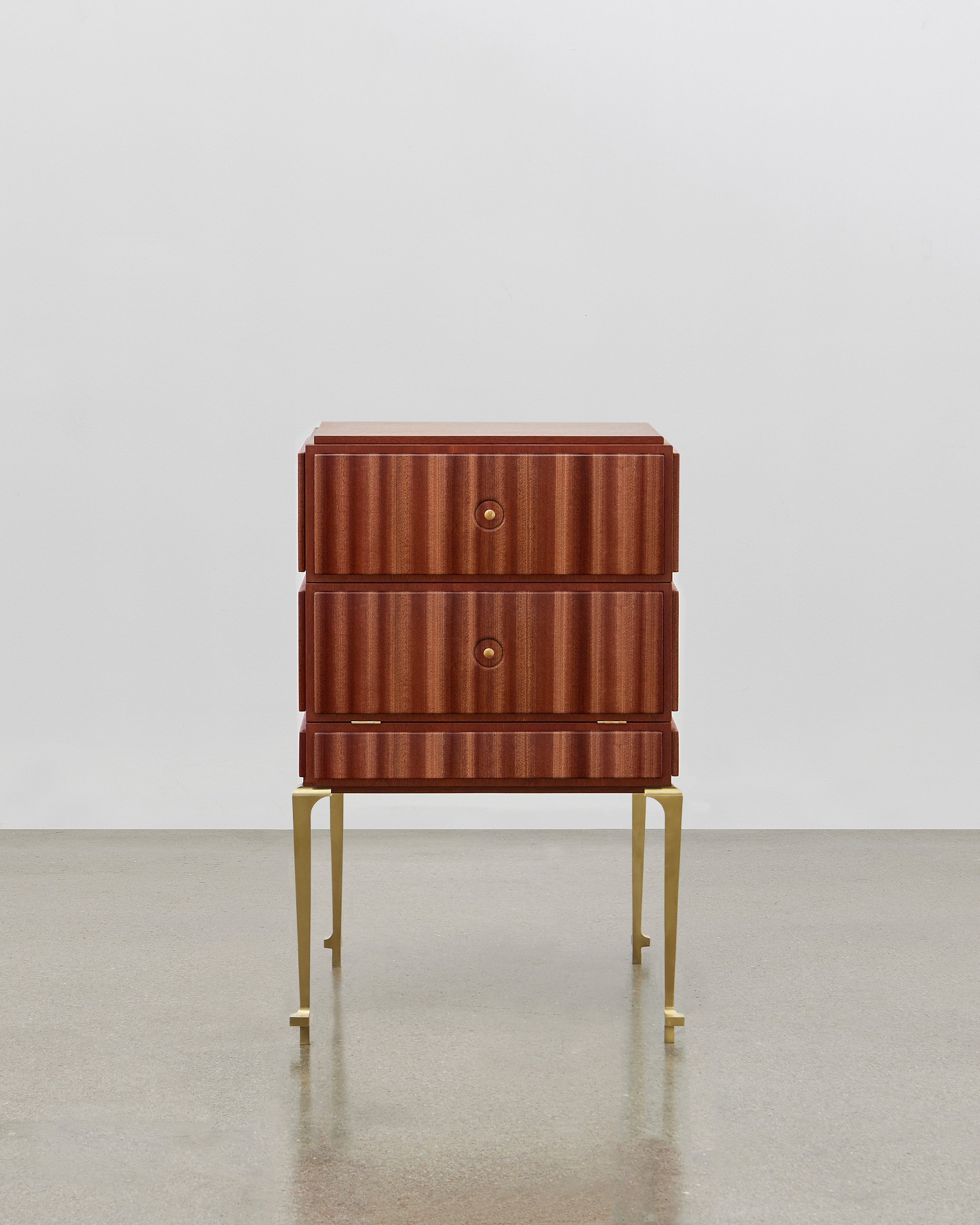 PH Small Drawer Chest by Poul Henningsen, Danish design classic (1930s) A small mahogany wooden drawer chest with brass legs
