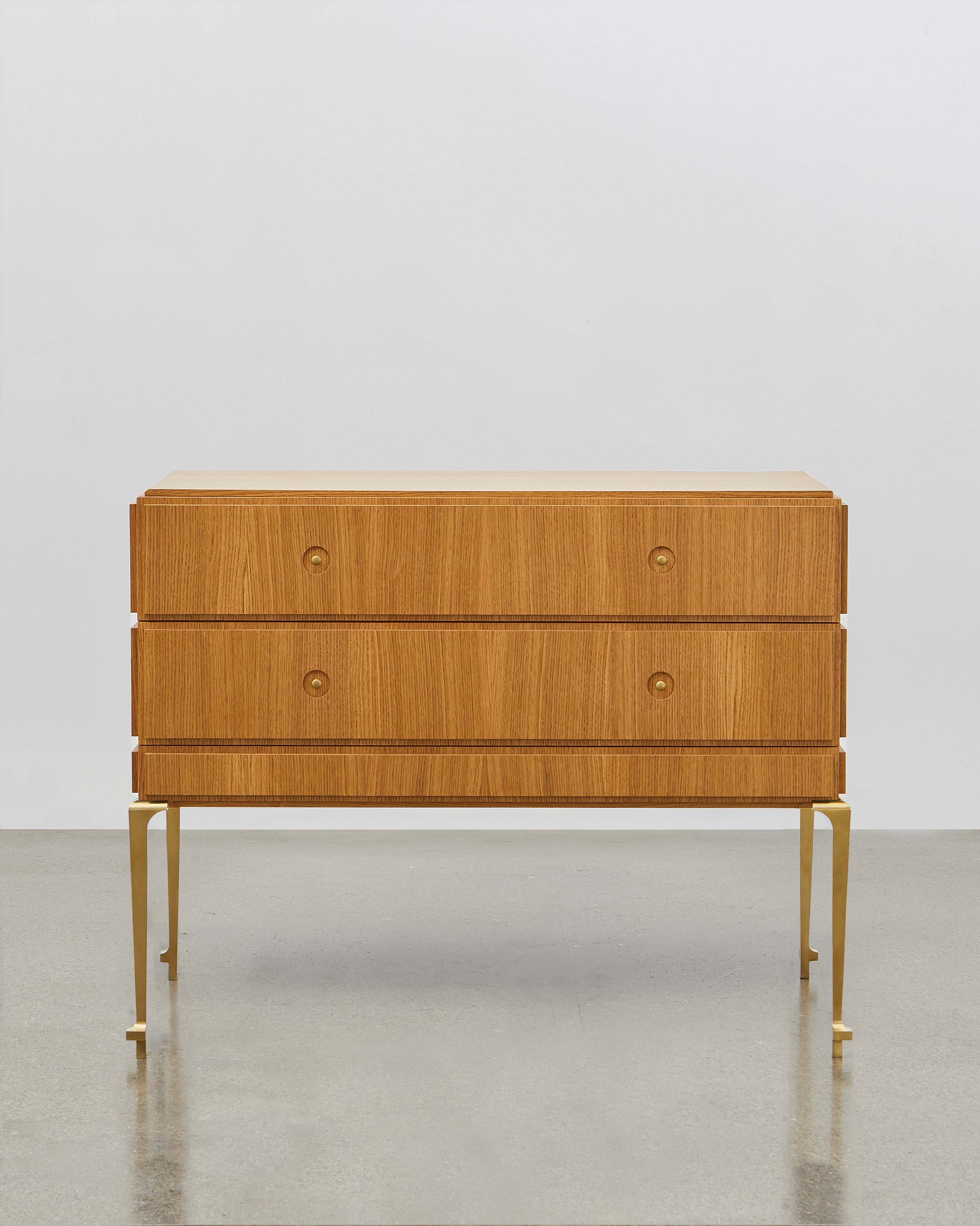 PH Grand Chest of Drawers by Poul Henningsen, Danish design classic (1930s) natural oak with brass legs and handles two drawers