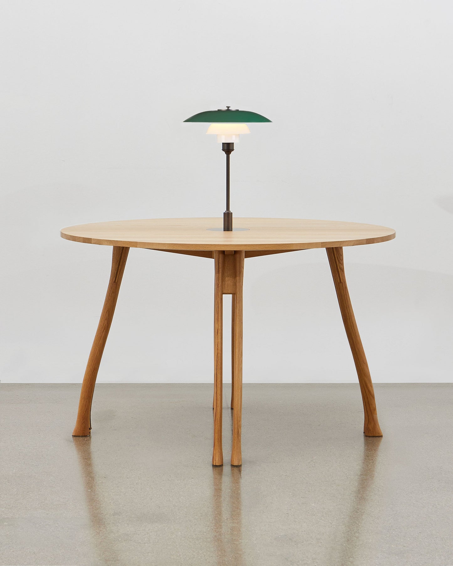 PH Axe Table by Poul Henningsen, Danish design classic (1954) Natural oak wood with PH Lamp in green