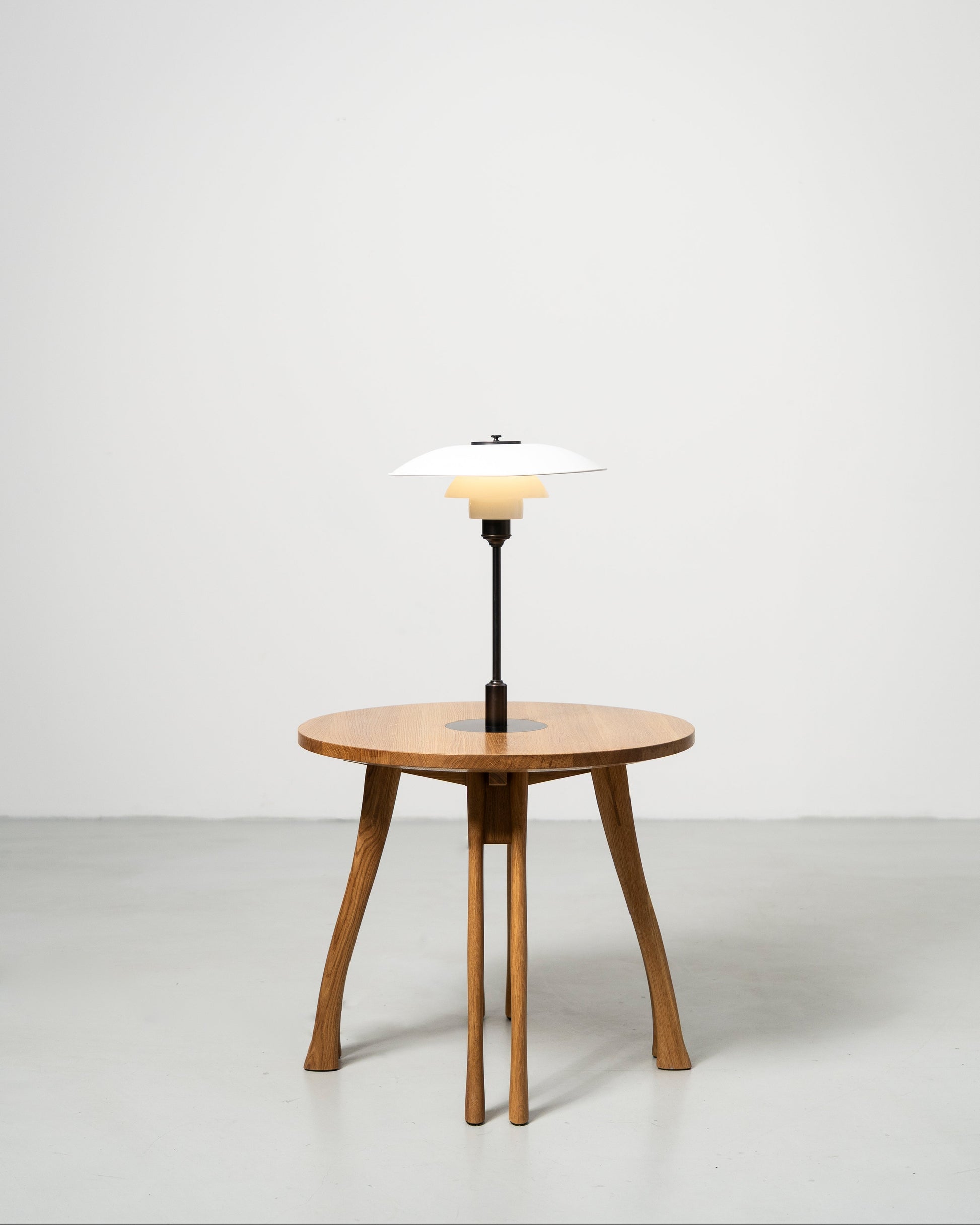PH Axe Table Lounge by Poul Henningsen, Danish design classic (1954) wooden side table with a PH lamp in white