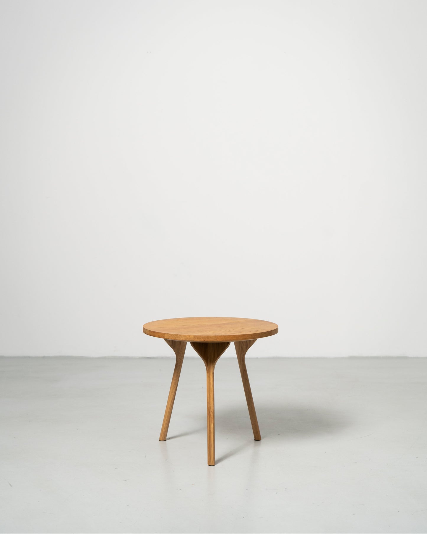 PH Circle Table Lounge by Poul Henningsen, Danish design classic (1937)
Wooden side table 