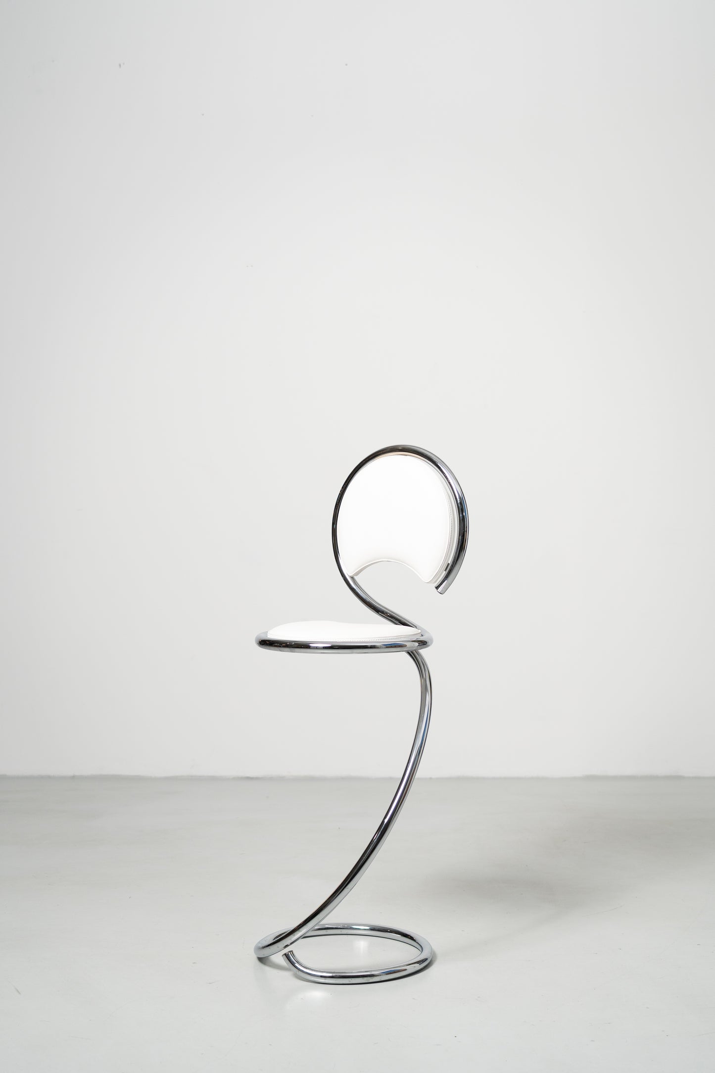 PH Snake Chair Counter by Poul Henningsen, Danish design classic (1932)
