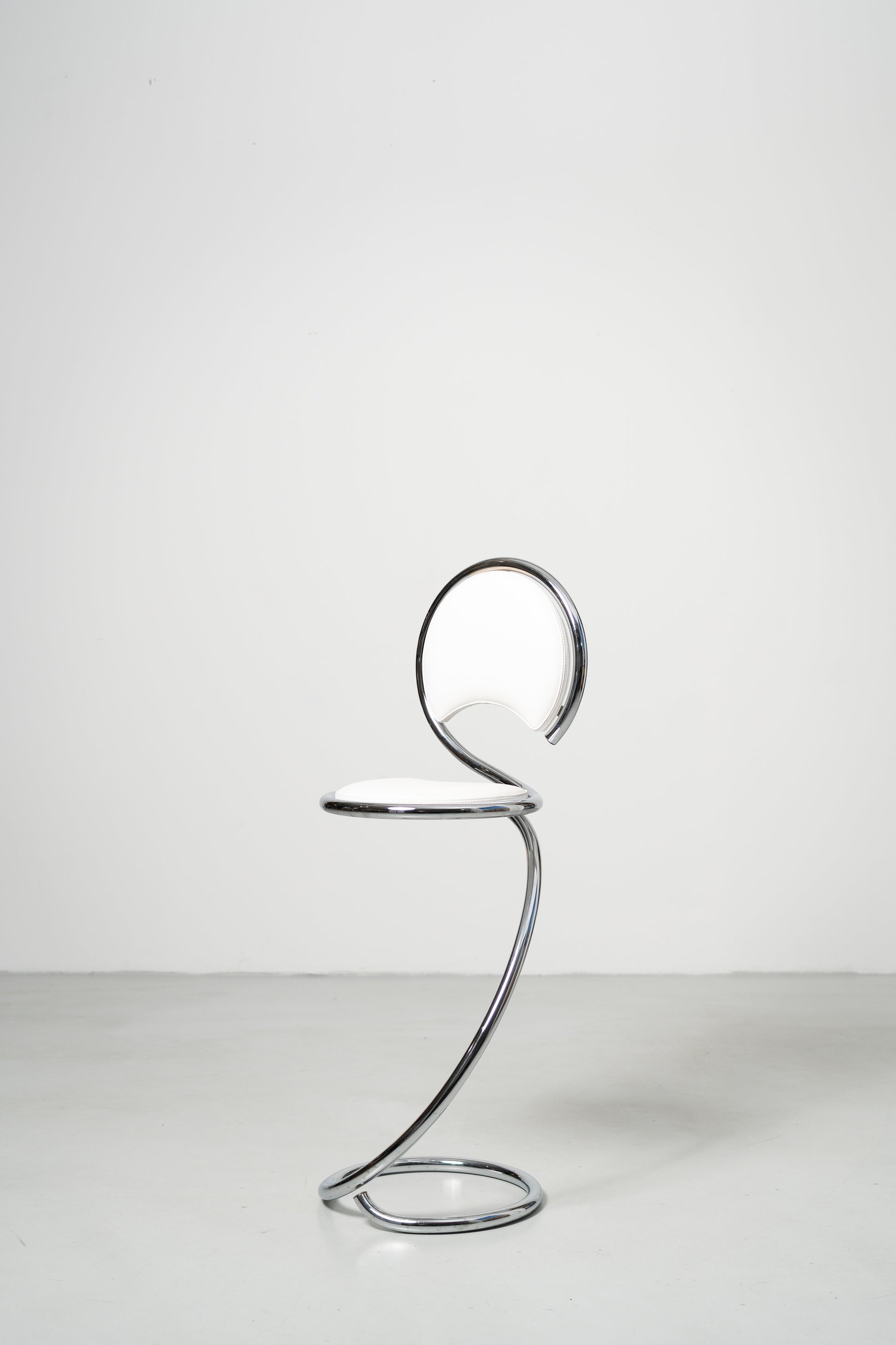 PH Snake Chair Counter by Poul Henningsen, Danish design classic (1932)
