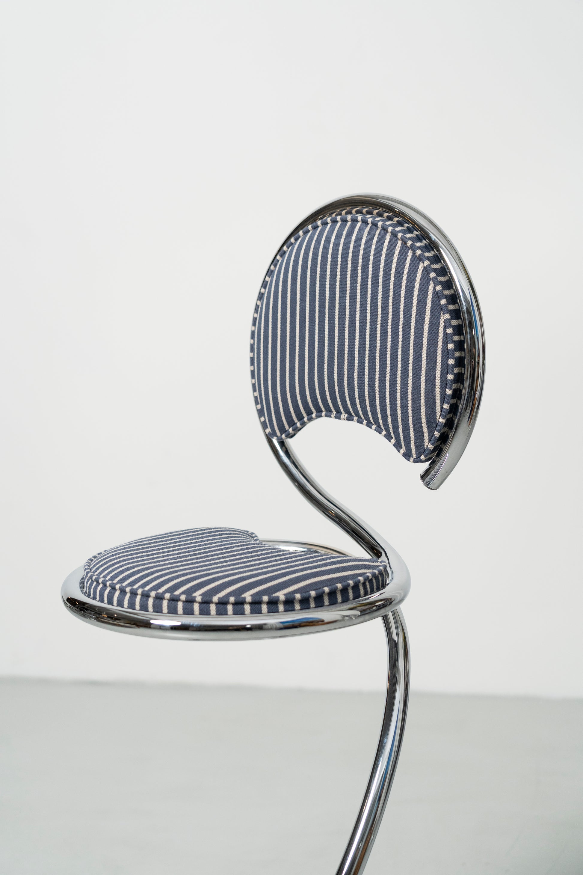 PH Snake Chair Counter by Poul Henningsen, Danish design classic (1932)
