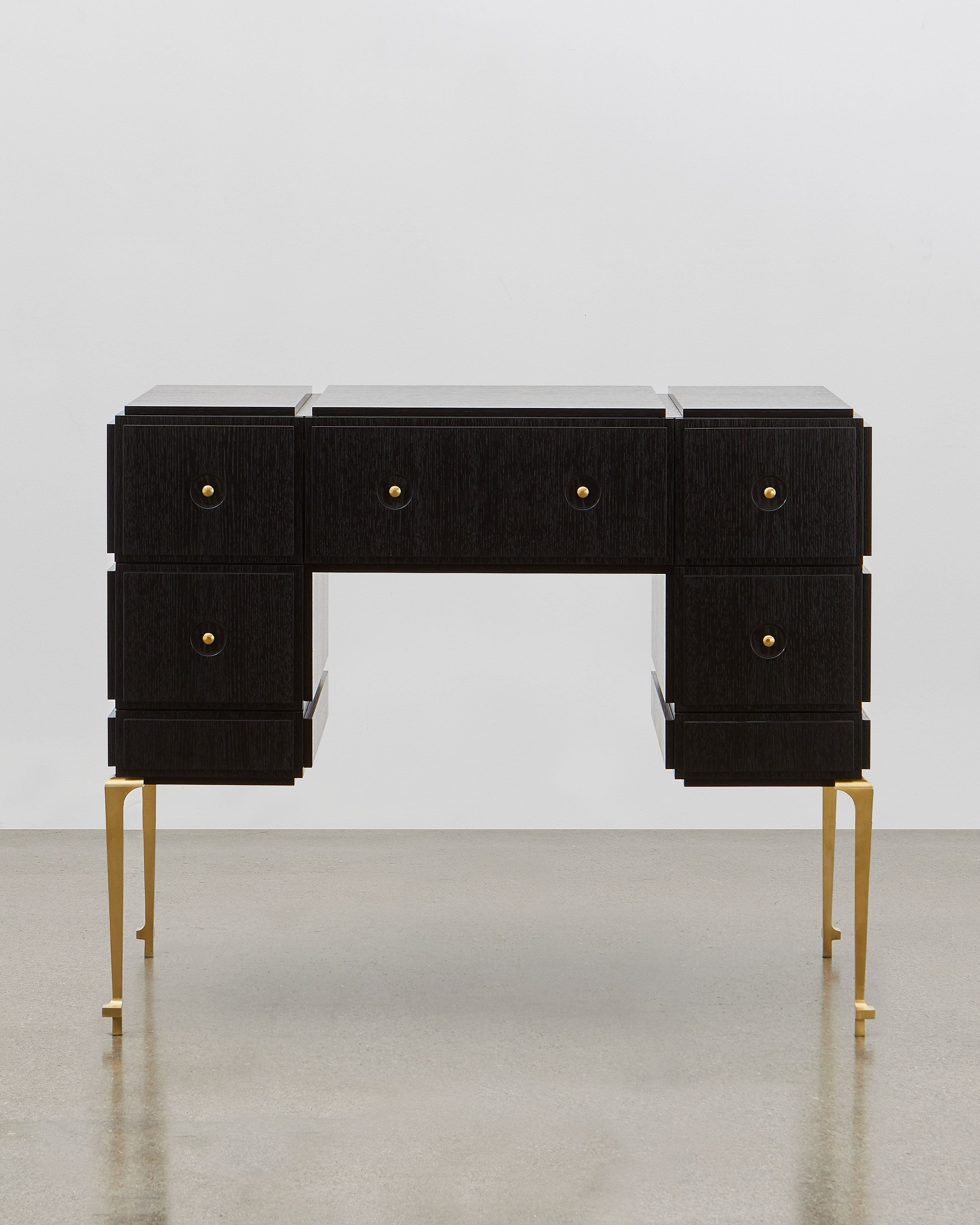 PH Grand Dressing Table by Poul Henningsen, Danish design classic (1919)
Black PH Grand Dressing Table with five drawers and gold-colored accents on the frame and handles, featuring a fold-down mirror.