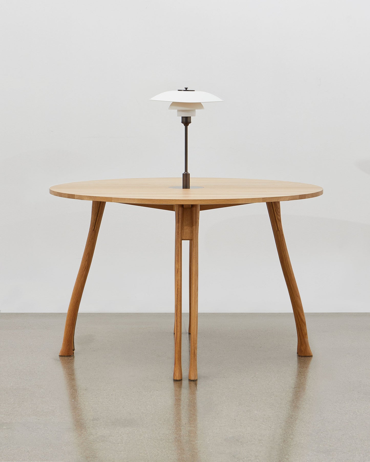 PH Axe Table by Poul Henningsen, Danish design classic (1954) Natural oak wood with PH Lamp in white 