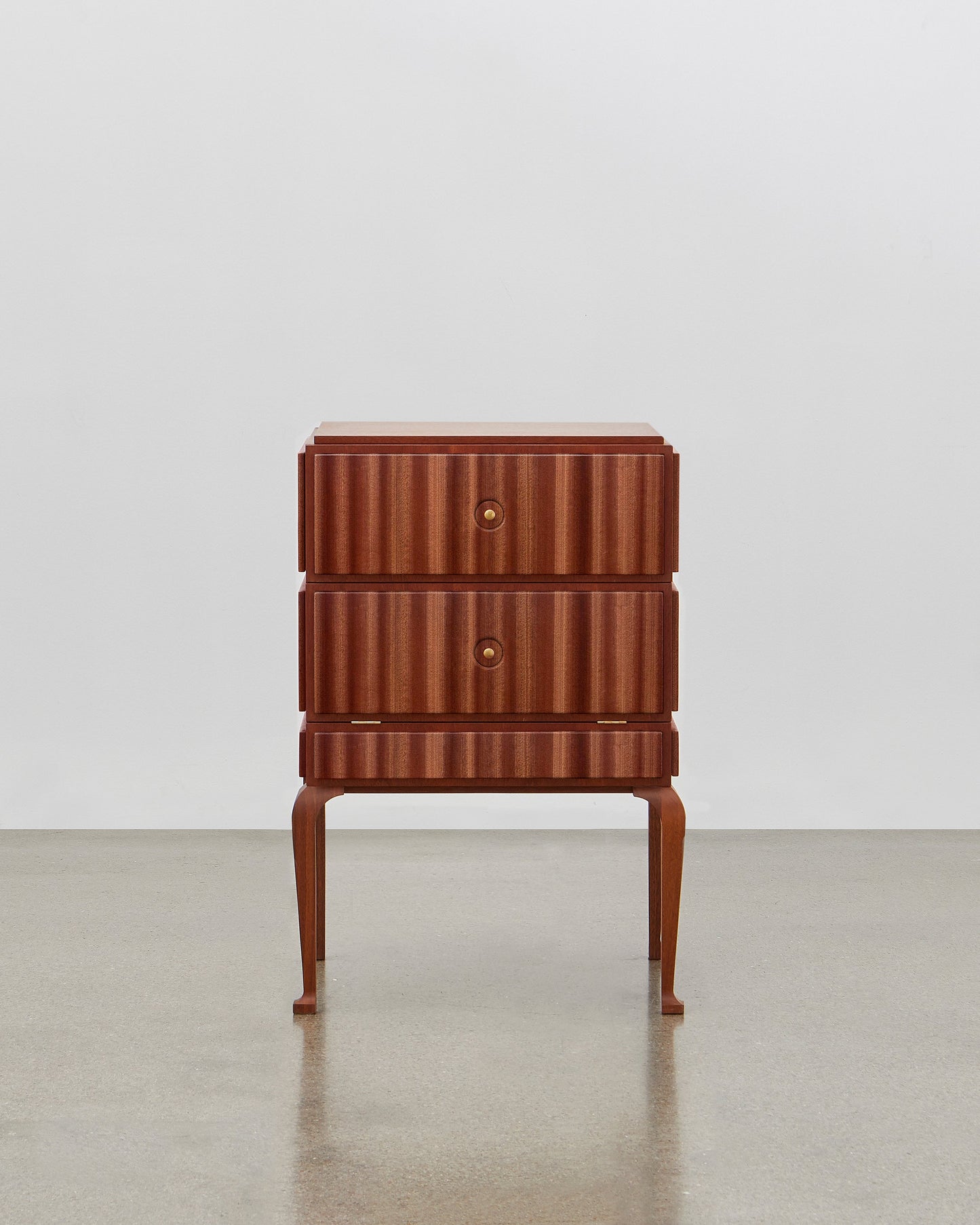 PH Small Drawer Chest by Poul Henningsen, Danish design classic (1930s) A small mahogany wooden drawer chest 