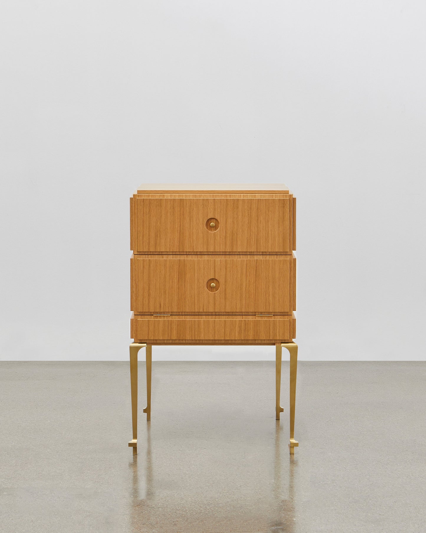 PH Small Drawer Chest by Poul Henningsen, Danish design classic (1930s) A small natural oak  wooden drawer chest with brass legs 
